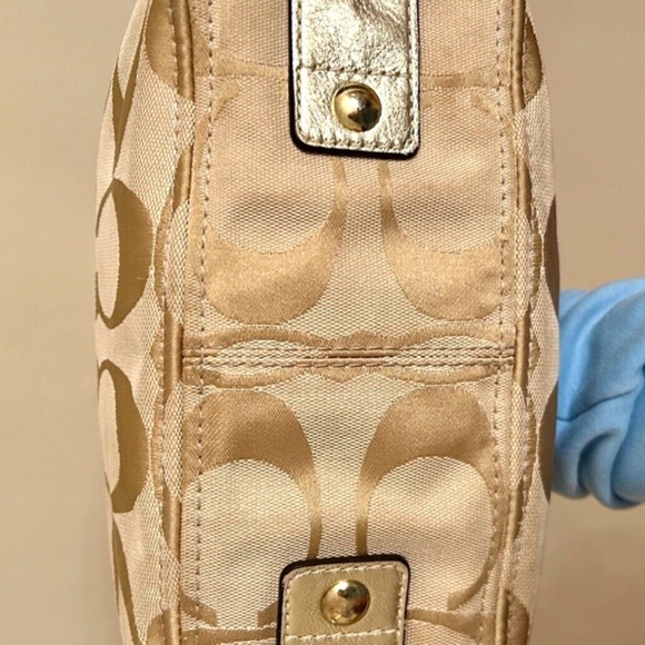 Coach Signature Zoe Gold and Tan shoulder bag - Picture 5 of 5